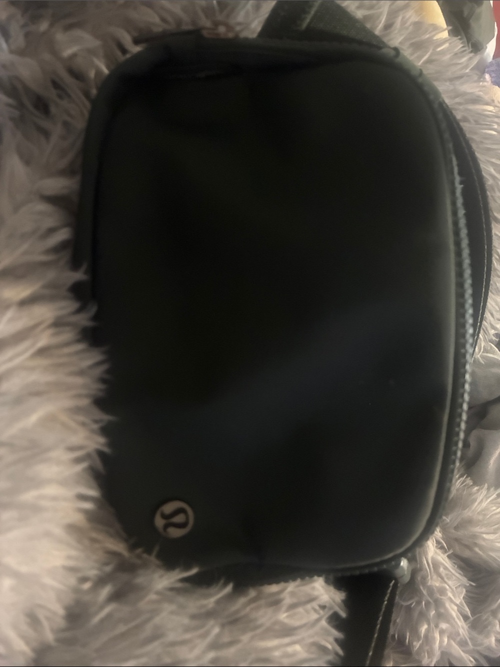 lululemon athletica Black Compact Belt Bag